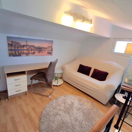 Apartment Natali Kastel Stari Екстер'єр фото