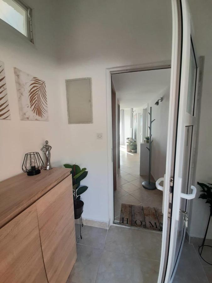 Apartment Natali Kastel Stari Екстер'єр фото