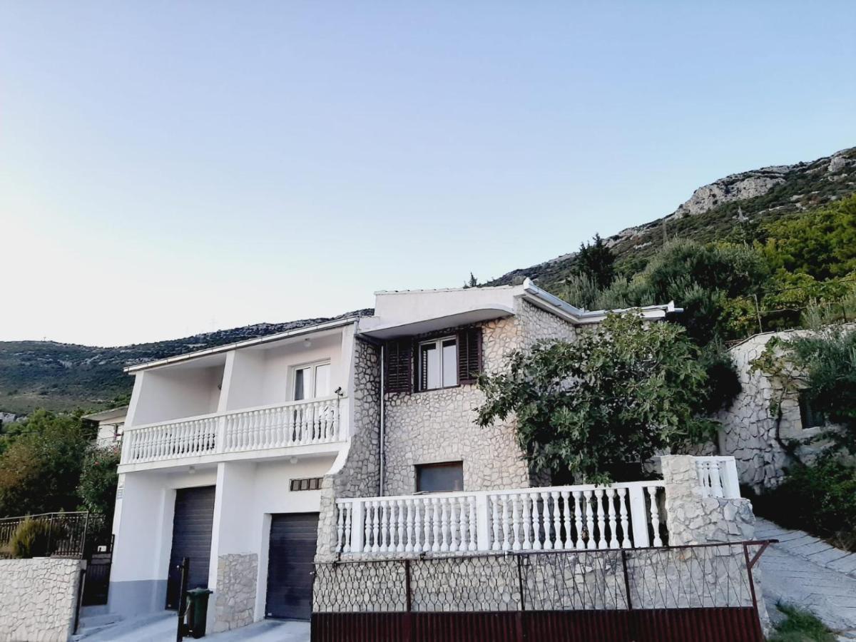 Apartment Natali Kastel Stari Екстер'єр фото