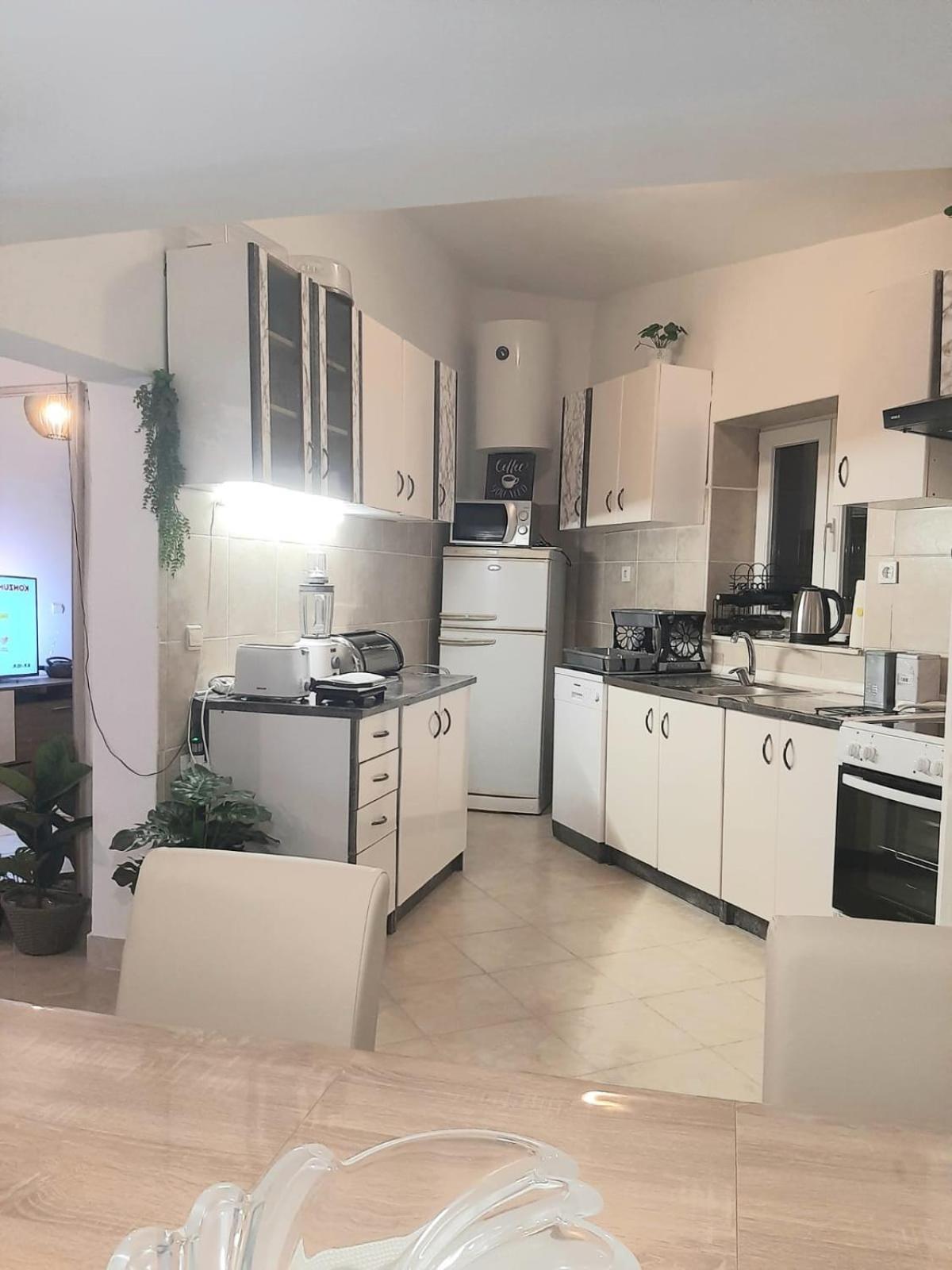 Apartment Natali Kastel Stari Екстер'єр фото