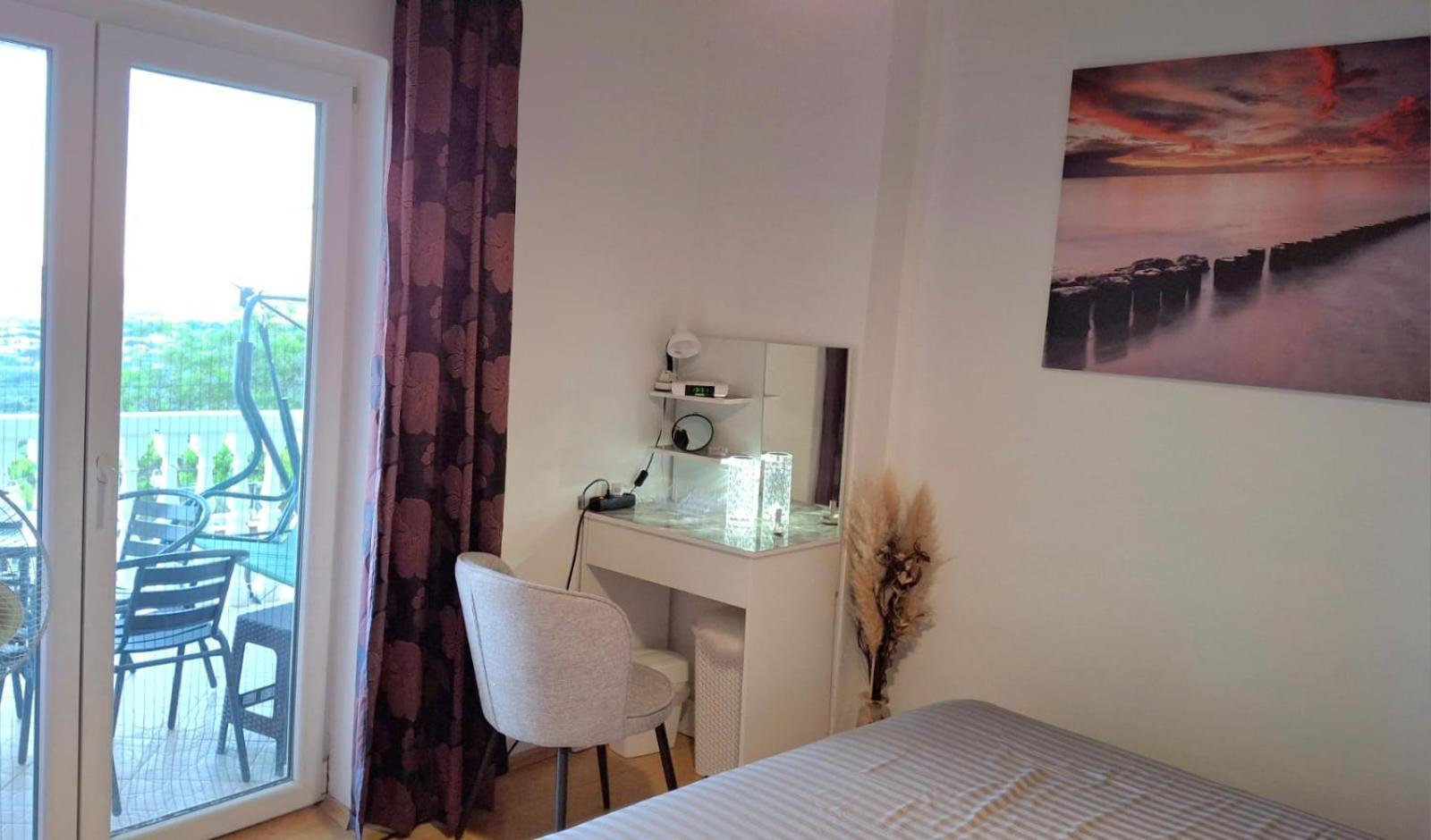 Apartment Natali Kastel Stari Екстер'єр фото