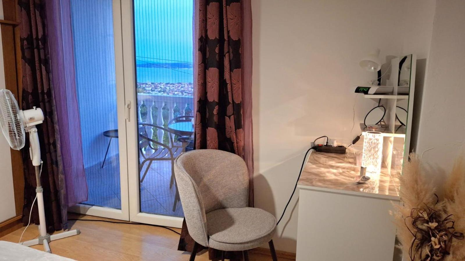 Apartment Natali Kastel Stari Екстер'єр фото